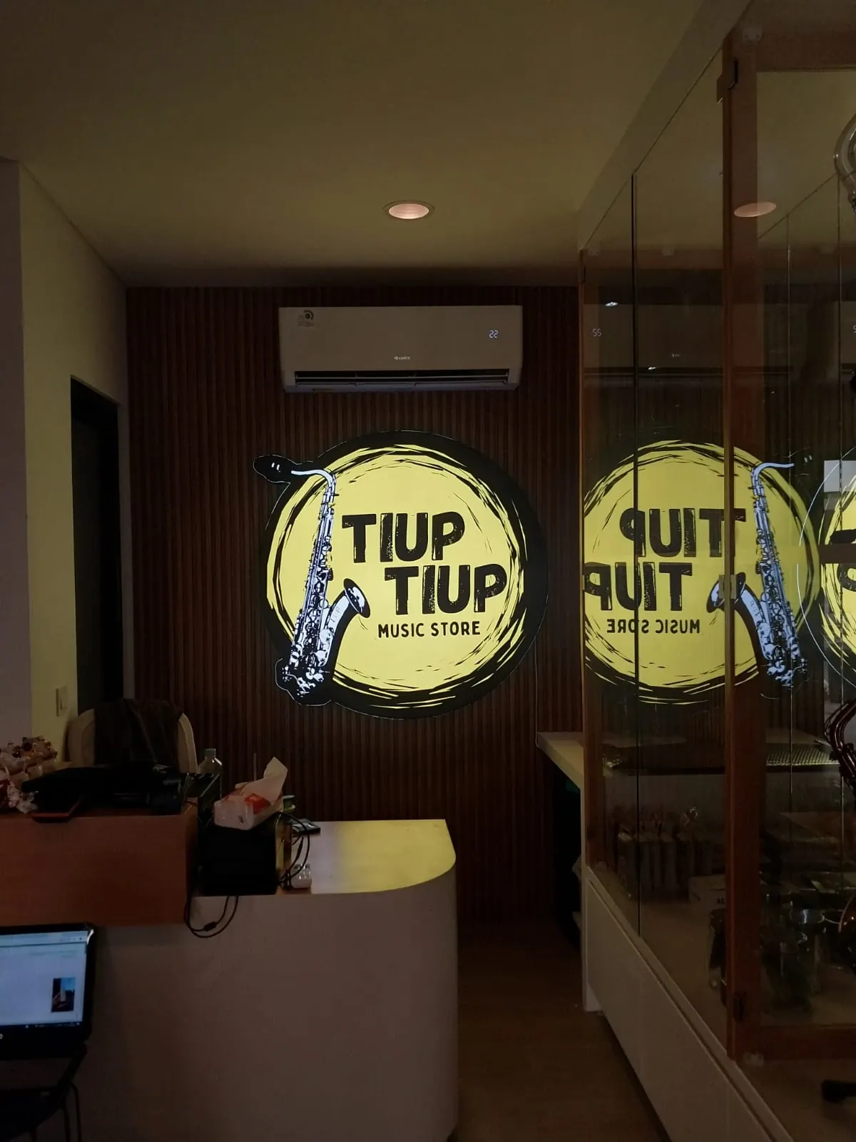 Proyek Neon Box #3