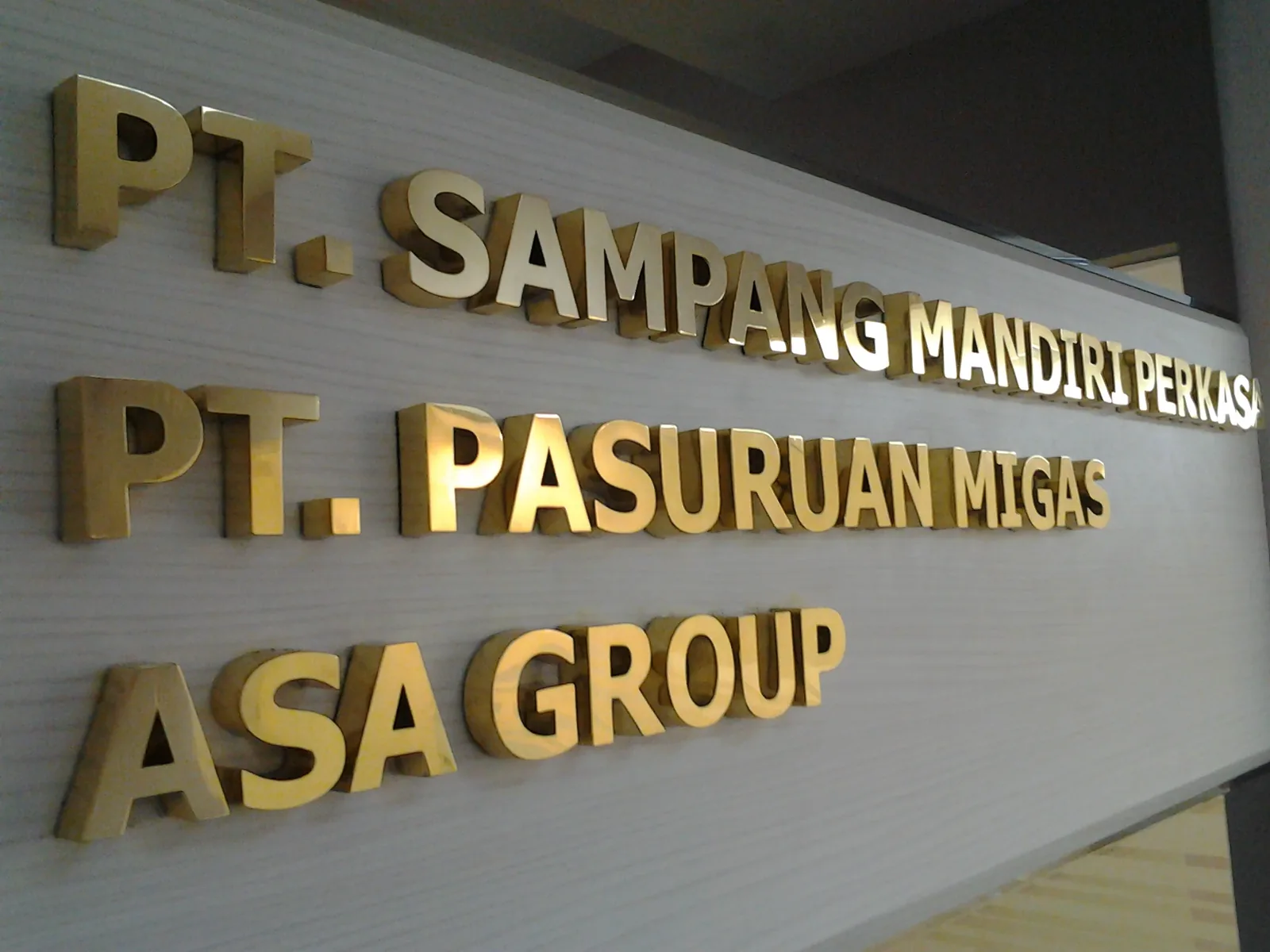 Huruf Timbul Kuningan
